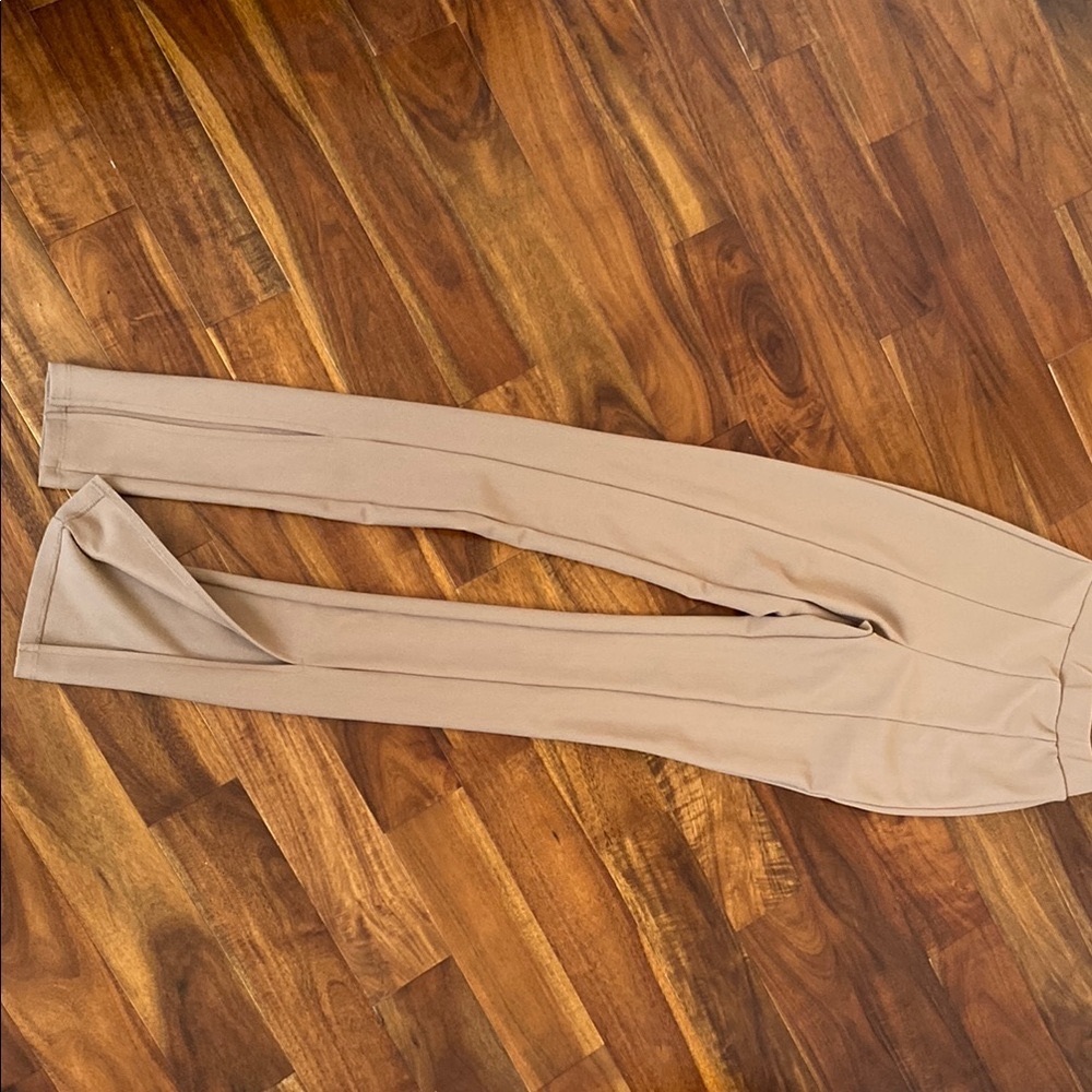 Women’s stretchy Tan Pants